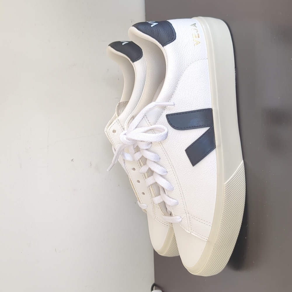 WOMENS VEJA CAMPO CHROMEFREE LEATHER WHITE NATURAL SIZE 40 EU/US 9